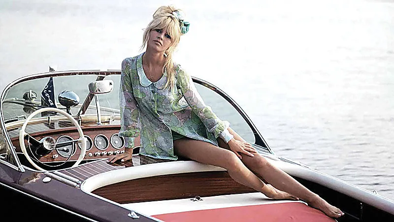 Бриджит Бардо на катере Riva в эпоху Dolce Vita