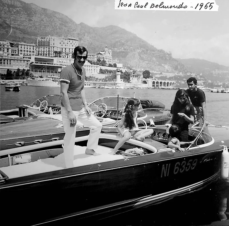 Жан-Поль Бельмондо с семьёй на Riva в Монако, 1965